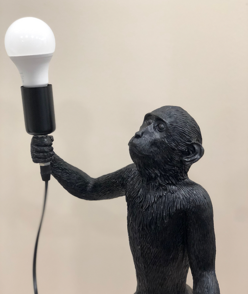 Черная напольная лампа - стоящая обезьянка "Monkey" (909-VXL8051С BK) 909-VXL8051С фото