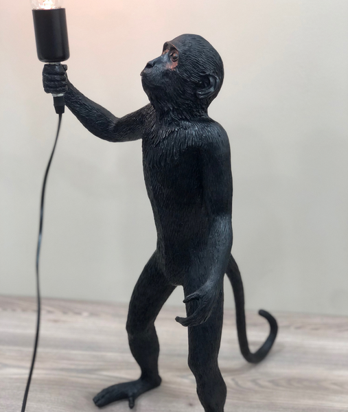 Черная напольная лампа - стоящая обезьянка "Monkey" (909-VXL8051С BK) 909-VXL8051С фото